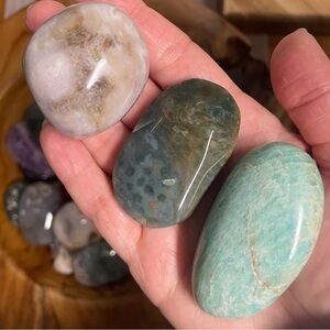 Three piece crystal palm stone set